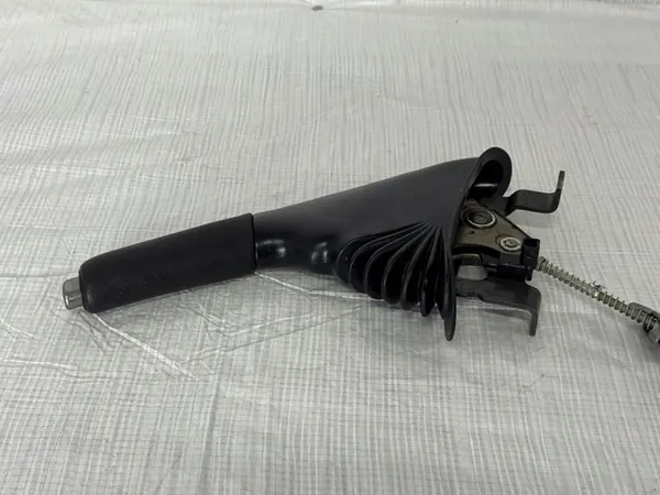 Levier de Frein à Main Fiat 500 Abarth Cabrio 1.4 T-Jet OEM image 3