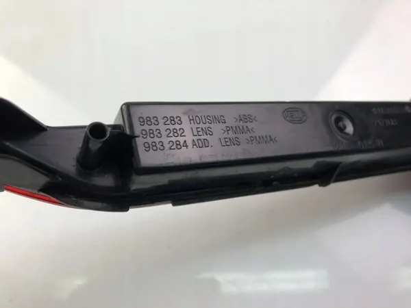 Lámpara Stop Dodge Caliber OEM 5303754AD - Usado image 3