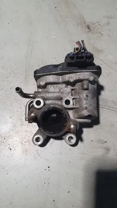 Válvula EGR usada OEM 11M240020 para Subaru 2.0L Diésel image 4