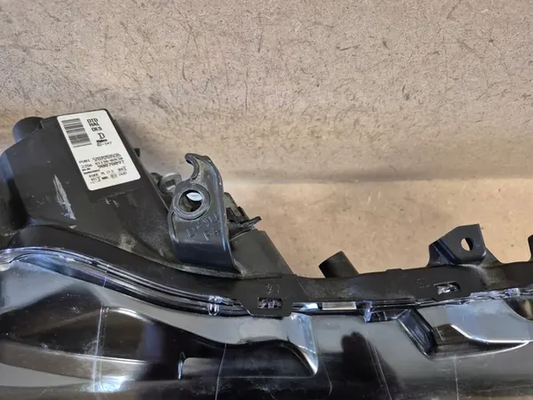 TOYOTA AURIS II LIFT REFLECTOR LED DERECHO EURO 81130-02K30 image 8