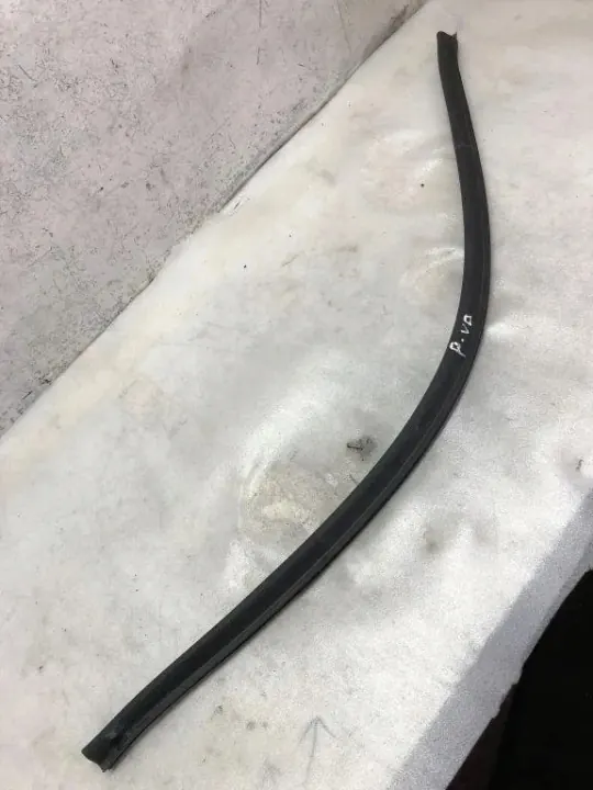 Mercedes C-Class W206 Motorkapdichting OEM A2066281000 image 3