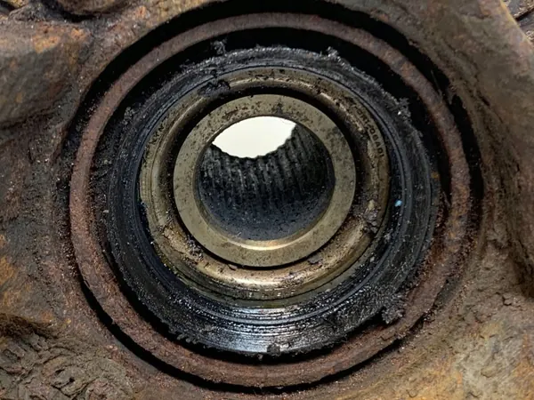 OEM FBZ24771 etupyörän navan Subaru Forester 1999 image 4