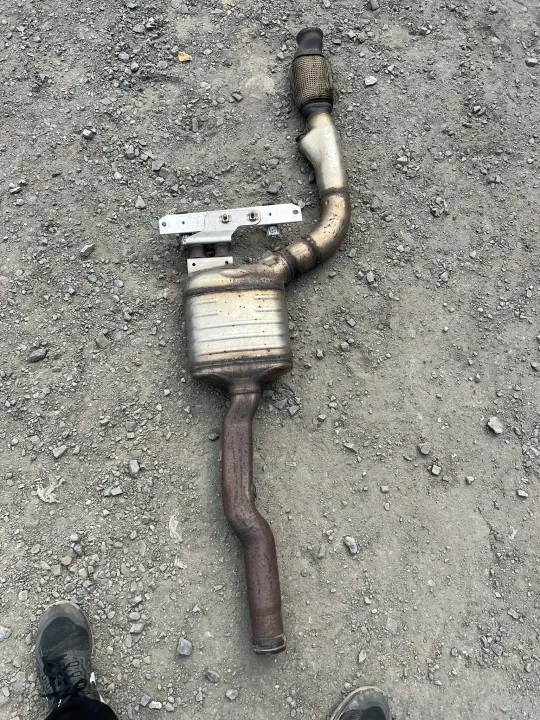 Mercedes A2124909814 Midden Katalysator Gebruikt image 3