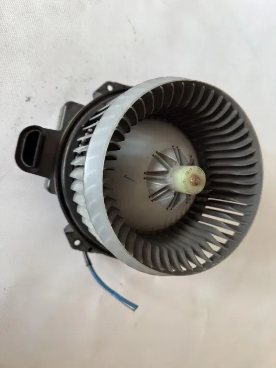 Toyota RAV4 3 (2005-2008) imuventtiili OEM 2727008043 image 4