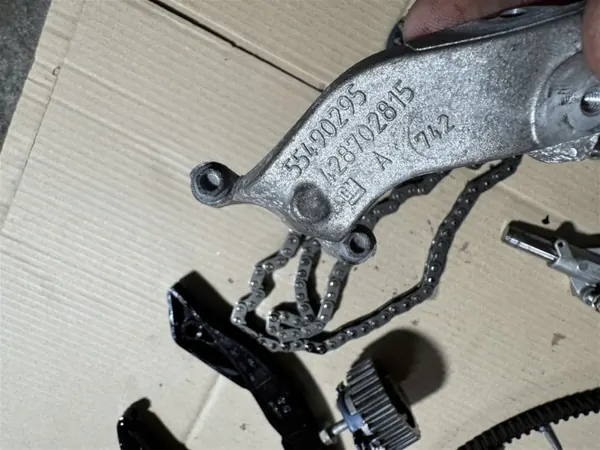 Jakoketjukit OEM 55489214 Opel Astra K 1.5 CDTI:lle image 6