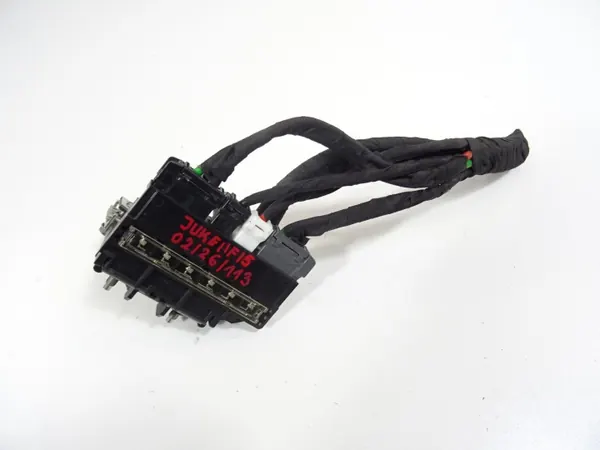 NISSAN JUKE F15 Batteri Pluspol OEM image 2