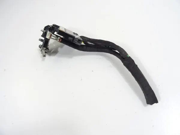 NISSAN JUKE F15 Batteri Pluspol OEM image 5