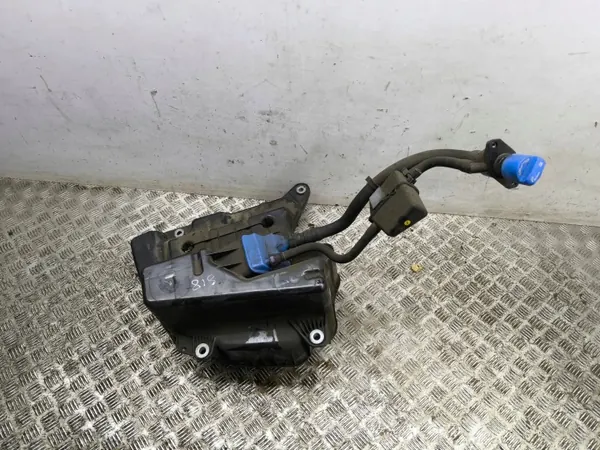 Tanque AdBlue Audi OEM 8W0131878AL - Usado image 2