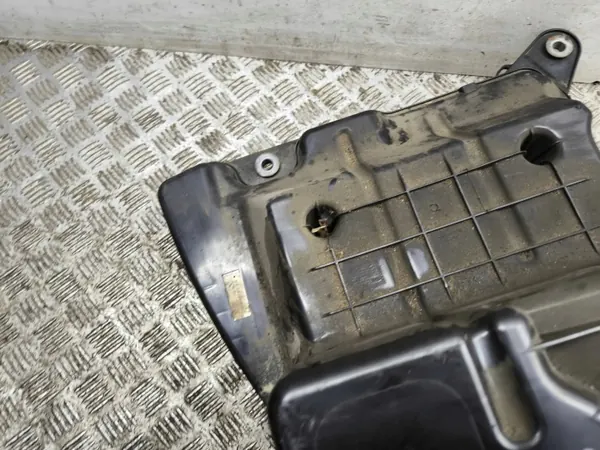 Tanque AdBlue Audi OEM 8W0131878AL - Usado image 3