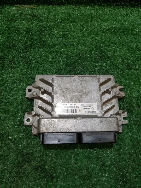 Computadora Motor Dacia OEM 8200856659 S110140025 image 2