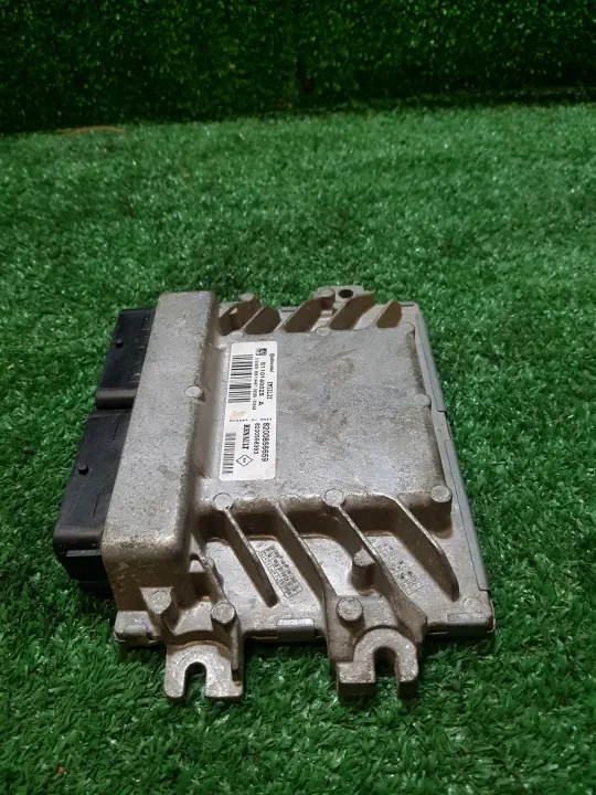 Computadora Motor Dacia OEM 8200856659 S110140025 image 6