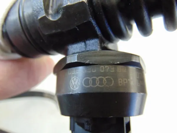 Bomba de Inyección Bosch OEM 038130073BQ Usada image 7