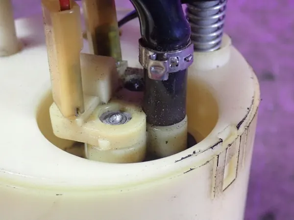 FIAT PALIO WEEKEND I 96-04 Brandstofpomp 82490845 image 4