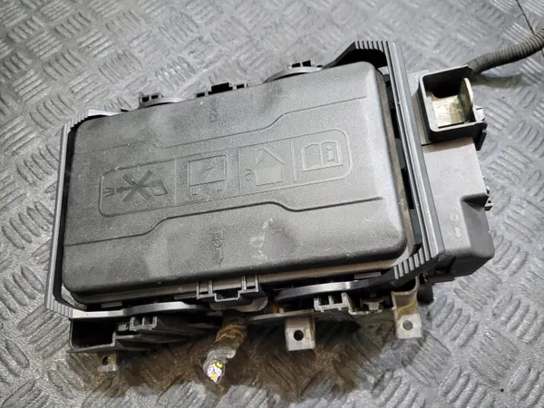 Sulakekaappi OEM 39116626 Opel Insignia B 1.6 D CDTI:lle image 5