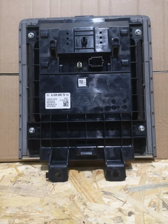Écran de panneau de contrôle Mercedes W206 OEM A2069007013 image 5