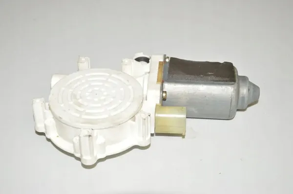 Vasemman etuikkunan moottori BMW 5 (E39) 8360511 image 8