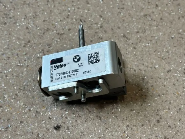 Soupape d'expansion climatisation BMW OEM 5A06B48 image 9