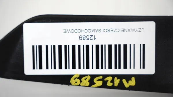 OEM 360180299 Moldura Maçaneta Portão VW Tiguan 07-11 image 3