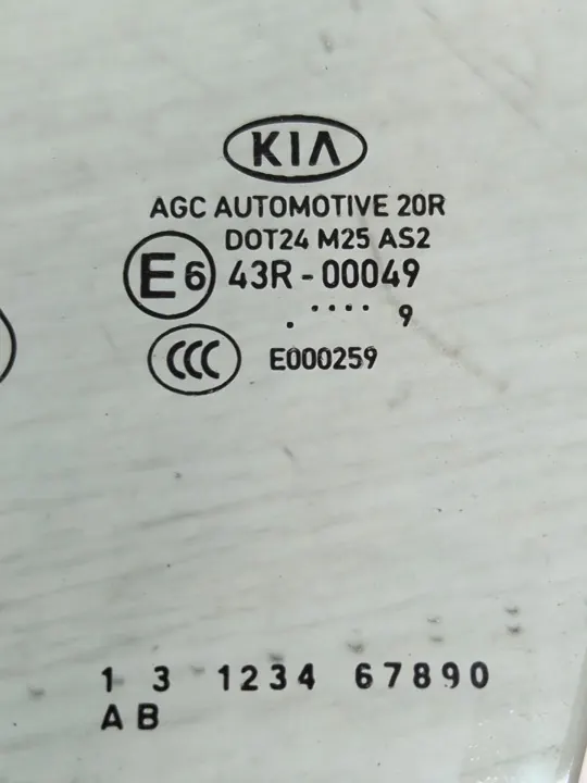 Kia Sportage voorlinker deurruit OEM E643R-00049 image 3