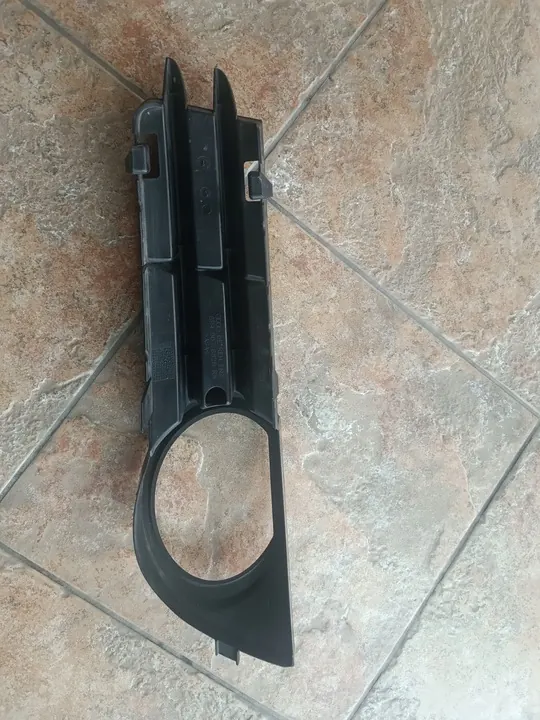 AUDI A3 8P LIFT Rejilla de Parachoques Delantero Derecha 8P4807682B image 2