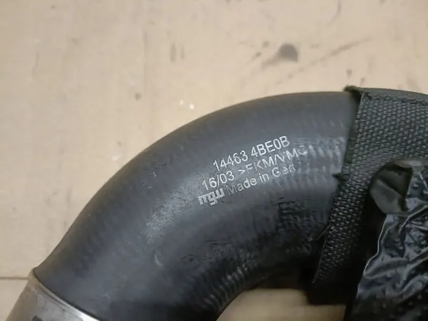 Nissan OE Tubería de aire del intercooler image 2