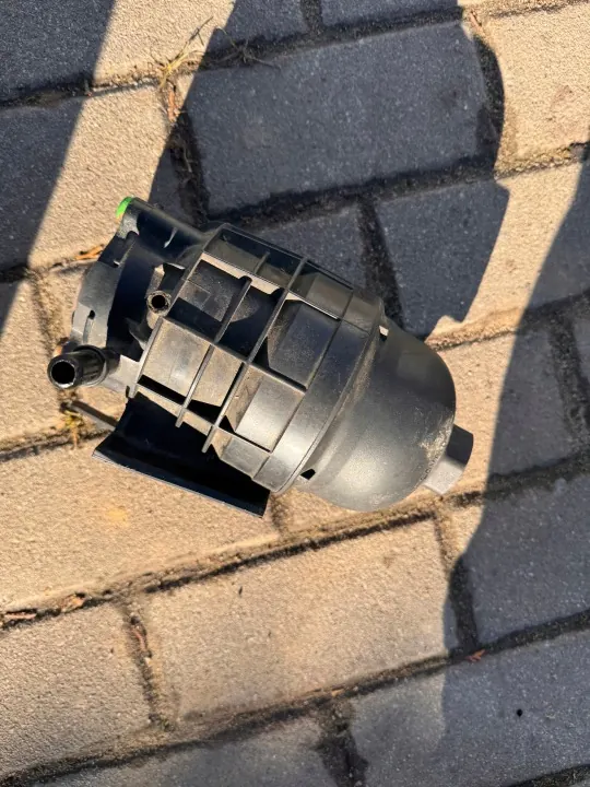 Opel Astra V Bränslefilterhus OEM 16441396270 image 2