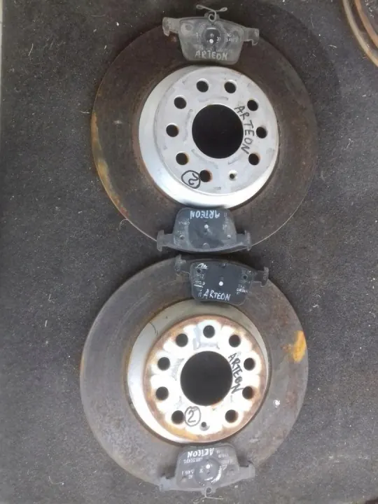 OEM 14352940877 Achter Remschijven & Blokken Set image 2