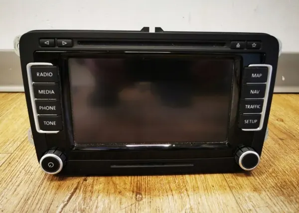 VW Passat CC Radio Navi OEM 1T0035680C image 2