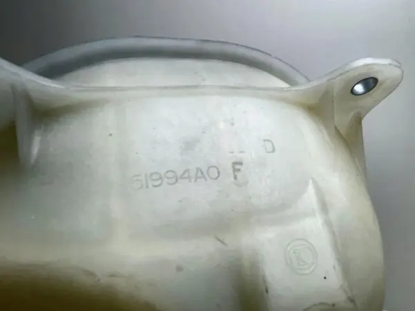 Tanque de expansão OEM 51994AO Toyota OE - Usado image 3