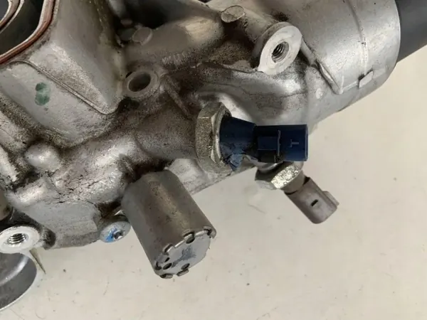 Oljefilterhus Audi Q5 SQ5 OEM 06K117021K image 3