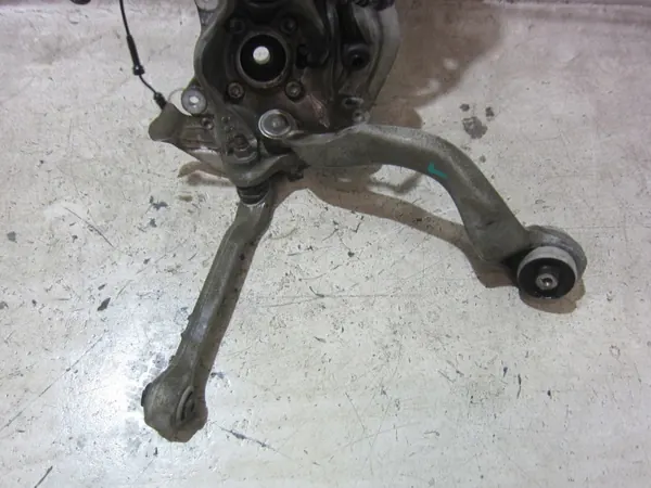 BMW OEM 31216798261 Linker Demperbevestiging F34 GT image 5