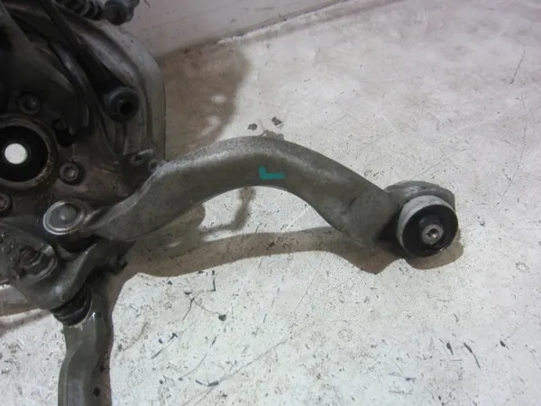 BMW OEM 31216798261 Linker Demperbevestiging F34 GT image 6