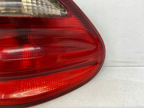 Mercedes E 220 CDI S210 W210 Rechter Achterlicht A2108205464 image 4