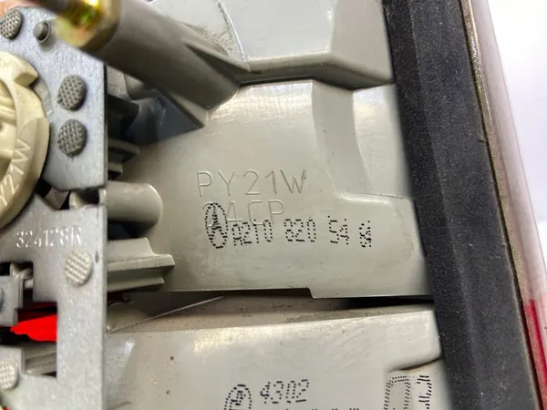 Mercedes E 220 CDI S210 W210 Rechter Achterlicht A2108205464 image 7