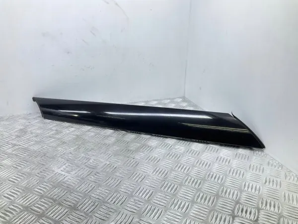 Skoda Yeti pilarisuojus vasen etu OEM 5L0853263 image 2
