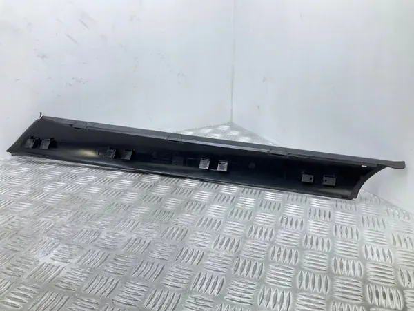 Skoda Yeti pilarisuojus vasen etu OEM 5L0853263 image 7