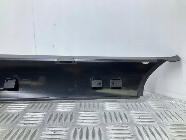 Skoda Yeti pilarisuojus vasen etu OEM 5L0853263 image 8