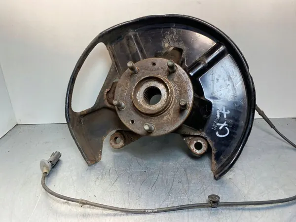 Mazda OE FBZ23847 Cubo roda dianteiro - Usado image 2