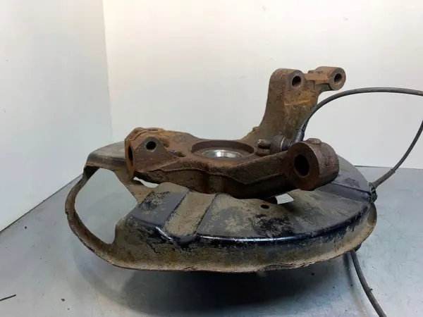 Mazda OE FBZ23847 Cubo roda dianteiro - Usado image 4