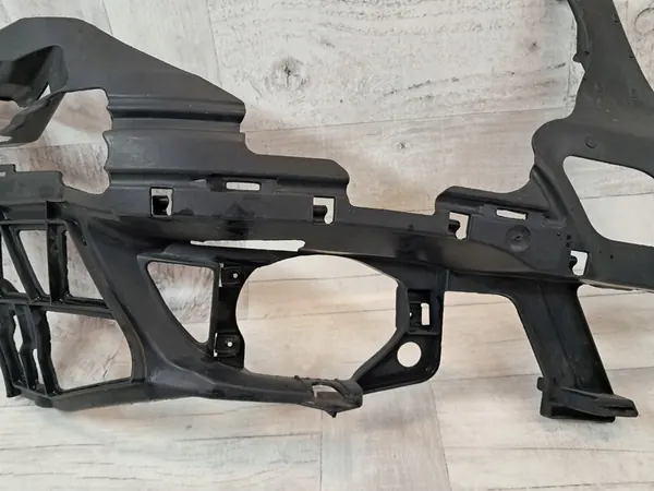 MERCEDES W211 Framskärmsstöd Höger A2118800603 image 3