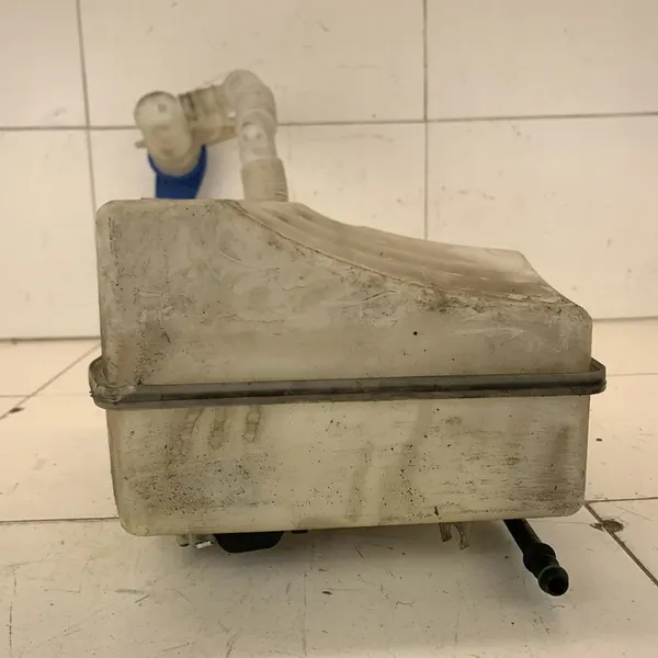 Réservoir de liquide de lave-glace VW GOLF V TOURAN 1T LIFT 08r image 7