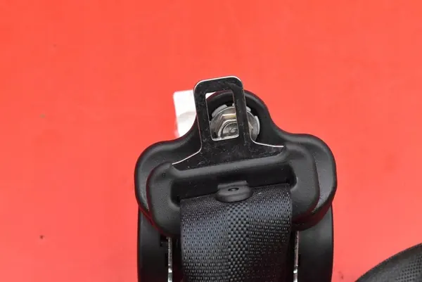 Rear Seat Belt Nissan Pulsar C13 1.2 DIG-T 116 KM 627817900D image 7