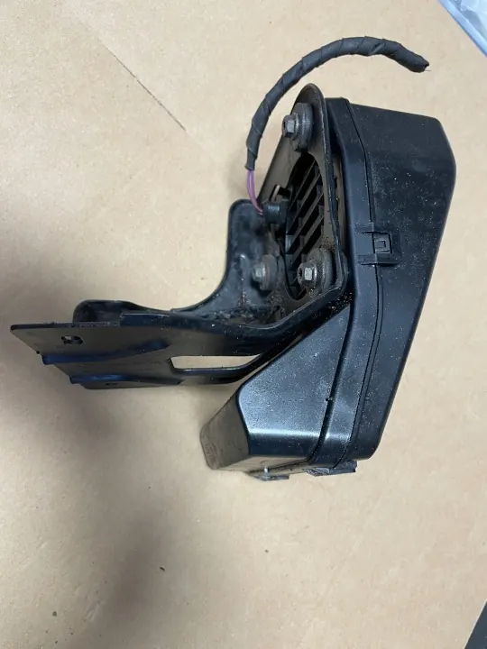 Altavoz ruido motor Audi VW OEM 5GE035362A image 5