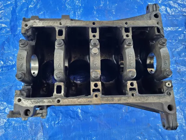 Opel Moottorilohko 55578126 - 2.0 B20DTH Käytetty image 3