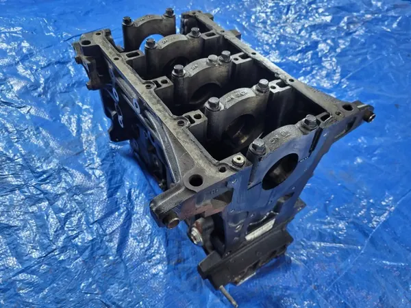 Opel Moottorilohko 55578126 - 2.0 B20DTH Käytetty image 4