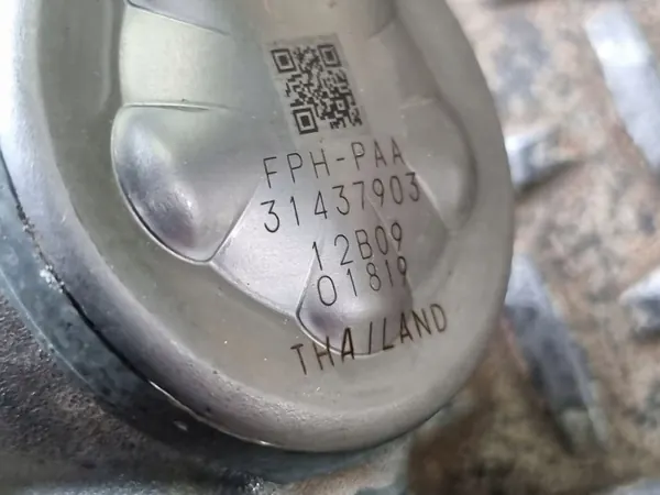 Volvo XC40 2020 Hochdruckkraftstoffpumpe OEM 31437903 image 4