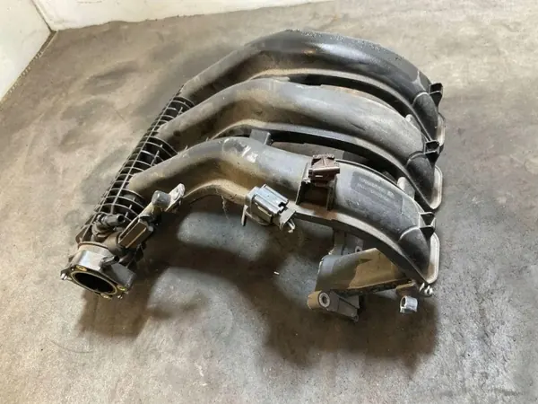 Colector de admisión PEUGEOT 208 OEM 9673063980 1.2L image 2