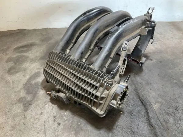 Colector de admisión PEUGEOT 208 OEM 9673063980 1.2L image 5