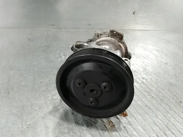 Bomba de Assistência de Água BMW E87 1.6 image 8