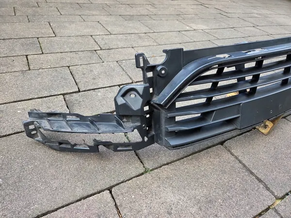 Griglia Inferiore Paraurti Anteriore RENAULT CLIO IV LIFT 622542412R image 2